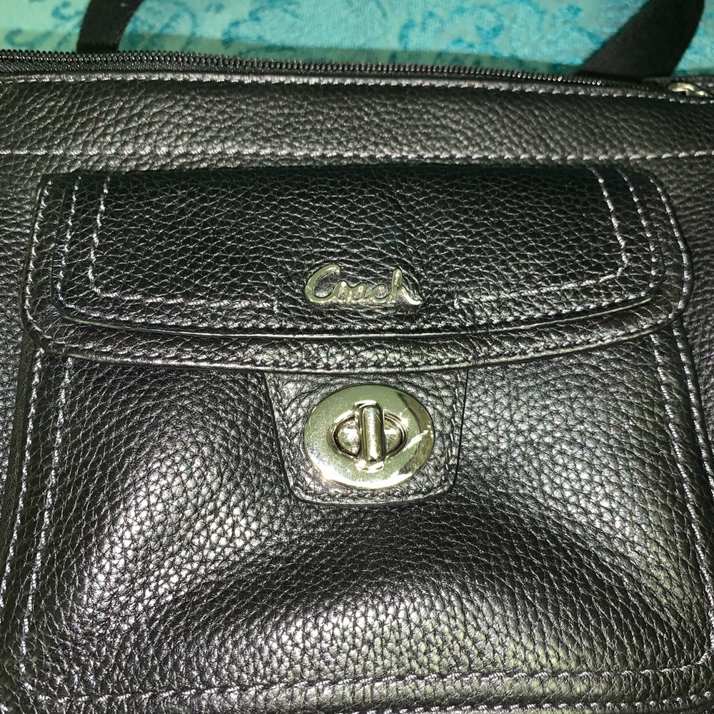 COACH Black Peeble Leather Crossbody w/long strap. - Picture 4 of 8
